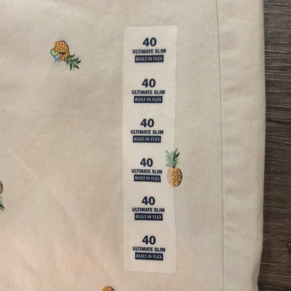 Old Navy Ultimate slim Built-n-flex Pineapple - Picture 2 of 8